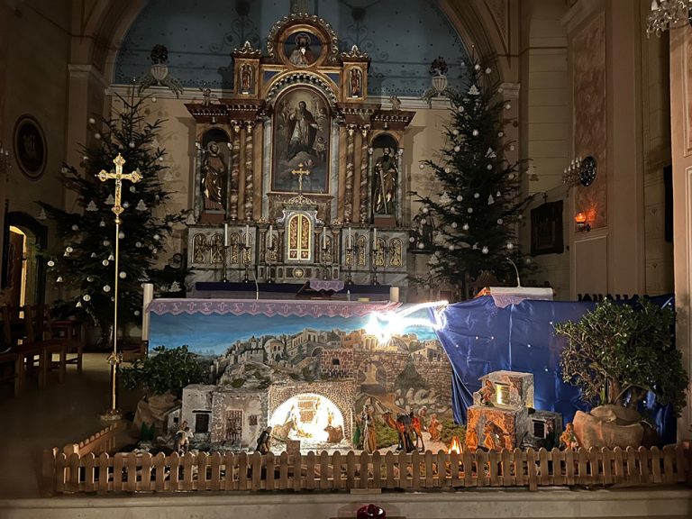 Read more about the article Uređenje crkve za Isusov rođendan – Božić