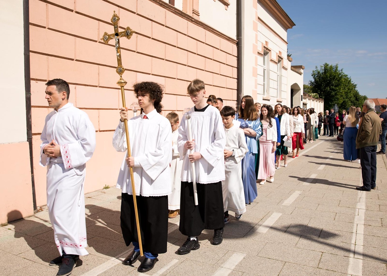 Read more about the article Proslava sakramenta sv. Potvrde