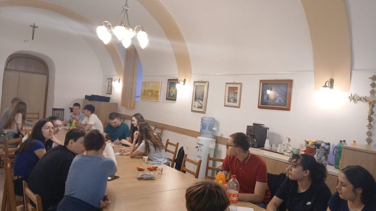 Read more about the article Susret mladih u znaku kviza i zajedništva!