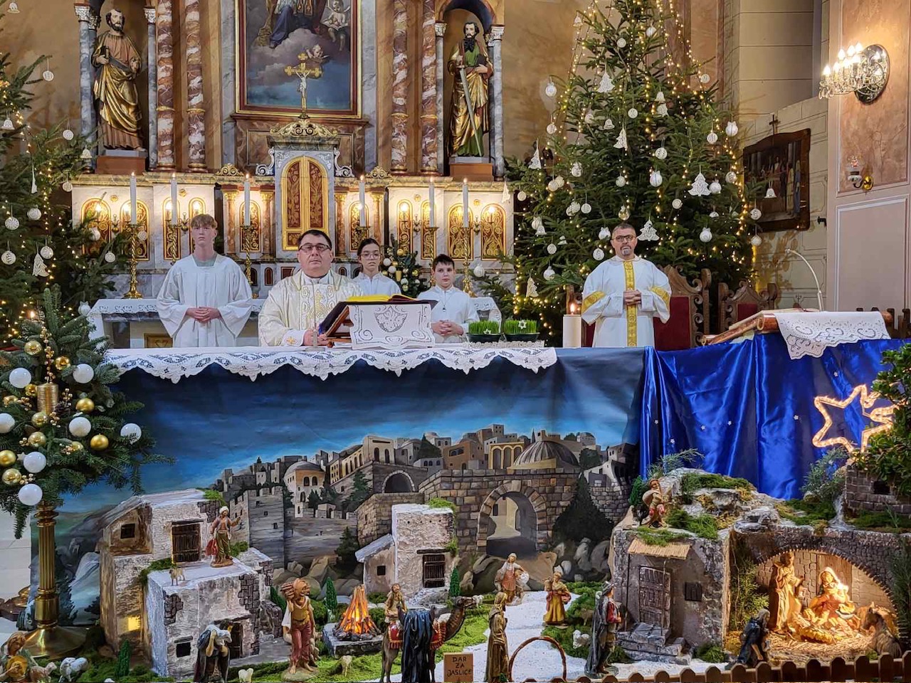 You are currently viewing Badnjak