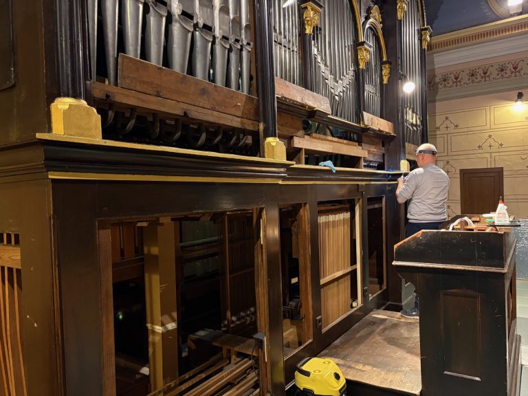 Read more about the article Popravak orgulja i uređenje kora